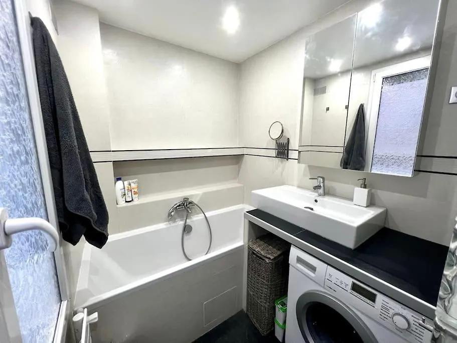 Apartment Champs-Elysees - Arc De Triomphe - 2 Pieces - 4P Paris France